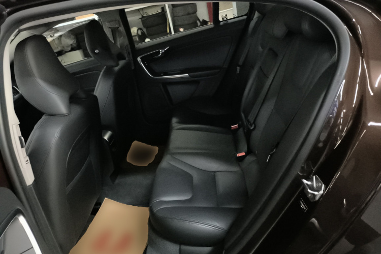 沃尔沃S60 2018款 S60L T3 智进版中控内饰7004