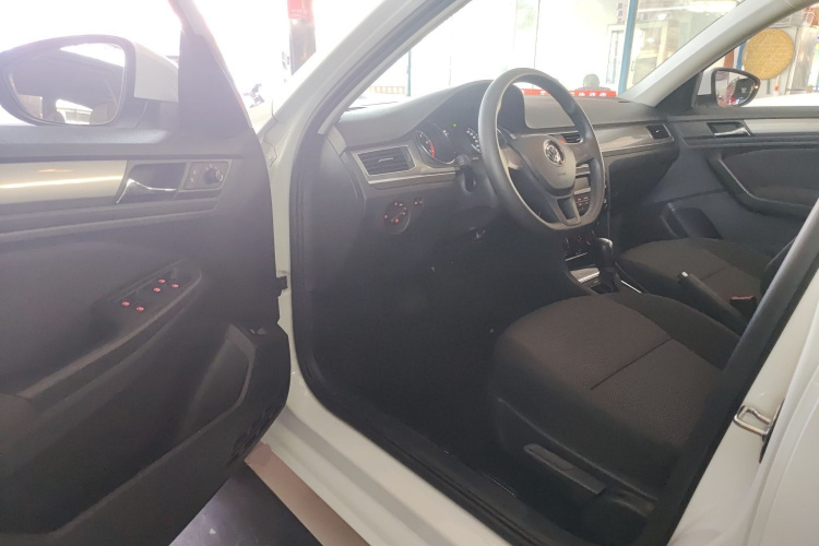 大众 2019款 改款 宝来·传奇 1.5L 自动时尚型 国VI中控内饰20