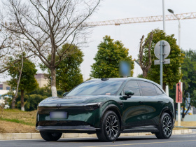 极氪7X 2025款 75kWh 后驱智驾版