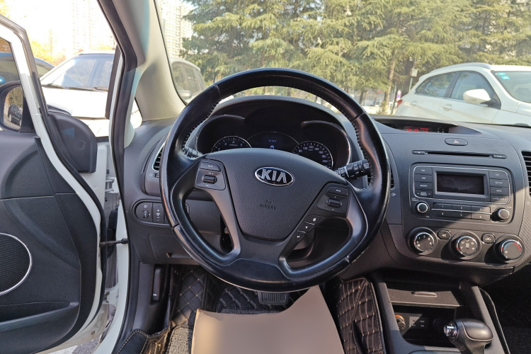 起亚K3S 2014款 1.6L 自动GLS中控内饰13