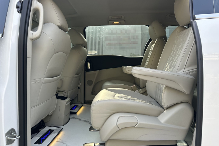 别克GL8 2023款 陆上公务舱 智享型中控内饰7004