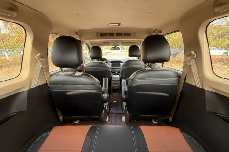 五菱汽车 五菱宏光 2021款 1.5L改款 S标准型 电动助力LAR中控内饰7002