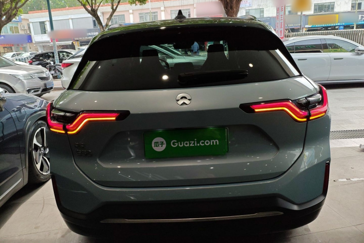 蔚来ES6 2020款 600KM 运动版车身外观6