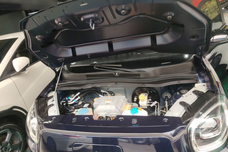 零跑汽车 零跑T03 2022款 皓玉版机舱底盘24