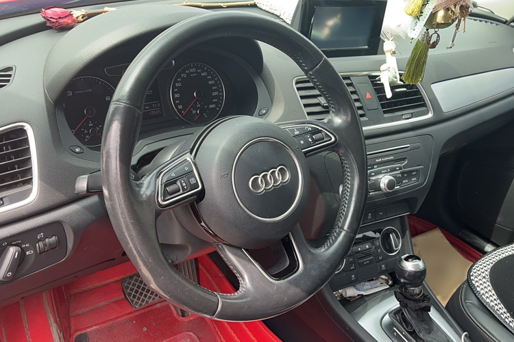 奥迪Q3 2017款 30 TFSI 时尚型中控内饰7003