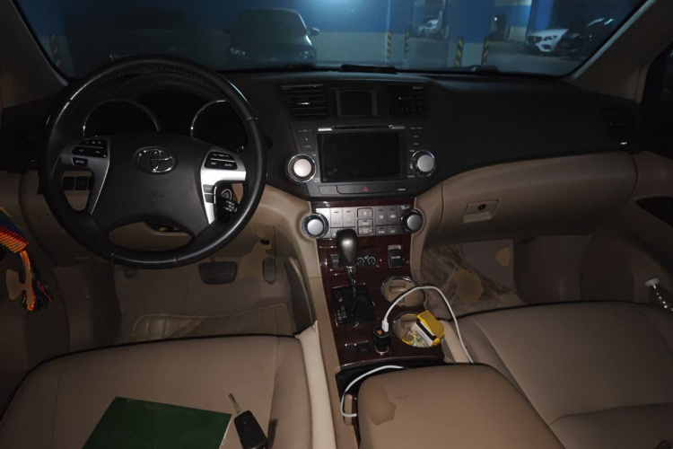 丰田 汉兰达 2012款 2.7L 两驱7座豪华版中控内饰12