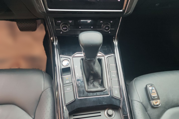 大众 辉昂 2018款 改款 380TSI 两驱商务版局部细节18