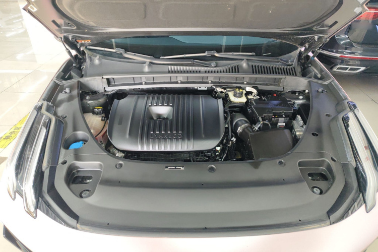 领克03 2023款 2.0TD DCT劲Pro机舱底盘24