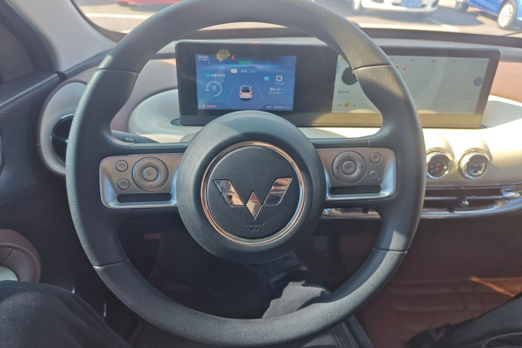 五菱汽车 五菱缤果 2023款 203km 舒享款中控内饰13