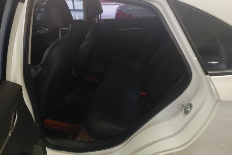 别克 英朗 2021款 改款 典范 1.5L 自动精英型中控内饰7001