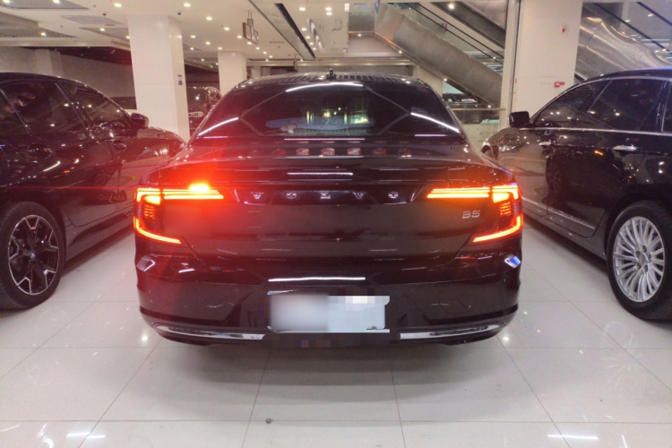 沃尔沃S90 2021款 B5 智远豪华版车身外观6