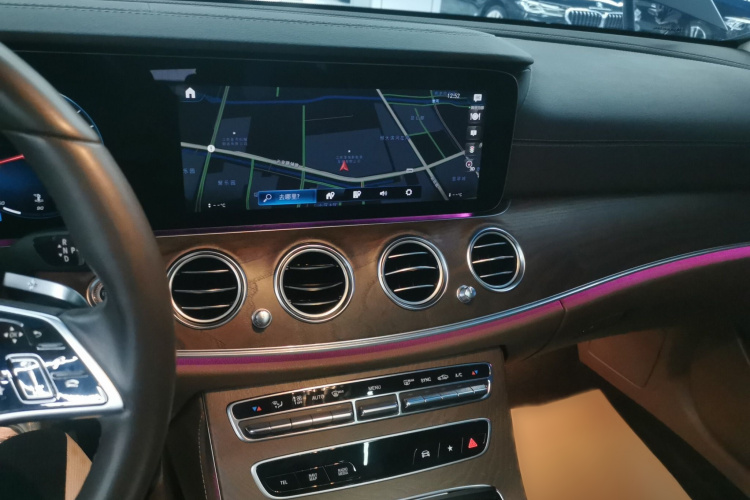 奔驰E级 2023款 E 260 L局部细节16