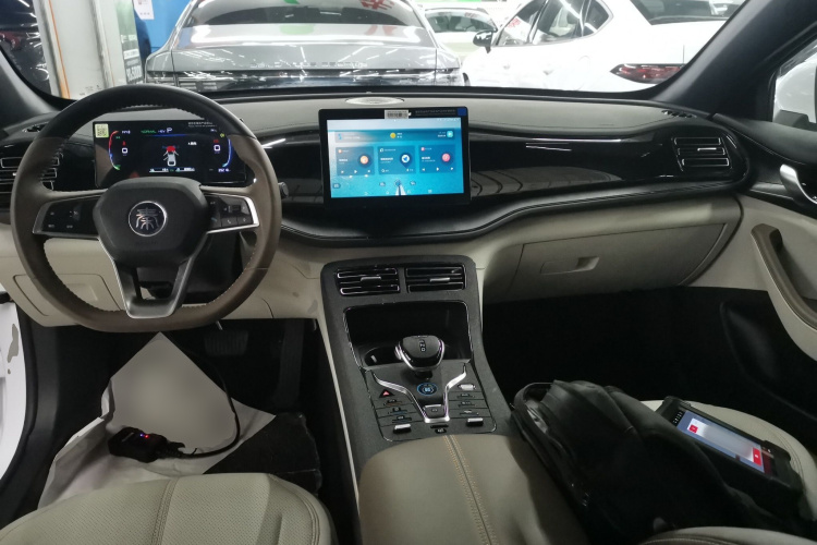 比亚迪 秦PLUS 2024款 荣耀版 DM-i 55KM领先型中控内饰12