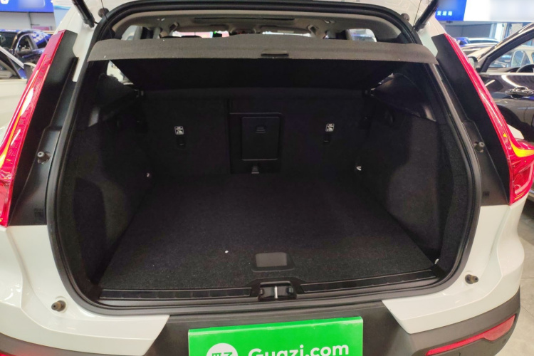 沃尔沃XC40 2022款 T4 四驱智远豪华版机舱底盘23