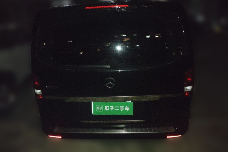 奔驰 威霆 2023款 2.0T 商务版 7座车身外观6