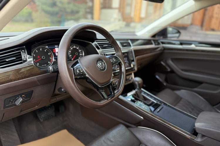 大众 辉昂 2018款 380TSI 两驱旗舰版局部细节18