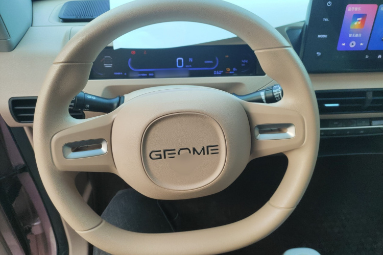 吉利银河 2023款 熊猫mini 200km 耐力熊中控内饰13