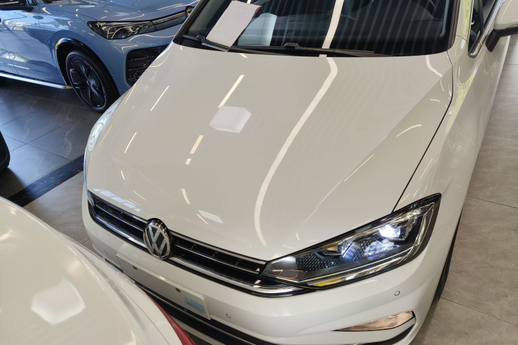 大众 高尔夫·嘉旅 2020款 280TSI 自动好奇型车身外观2