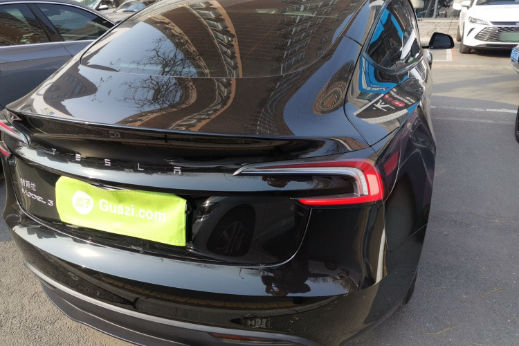 特斯拉 Model 3 2023款 后轮驱动版车身外观6