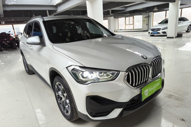 宝马X1 2022款 sDrive25Li 领先型车身外观3