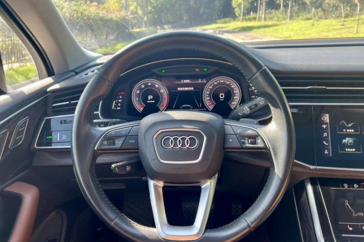 奥迪Q7 2020款 55 TFSI quattro S line运动型中控内饰7003
