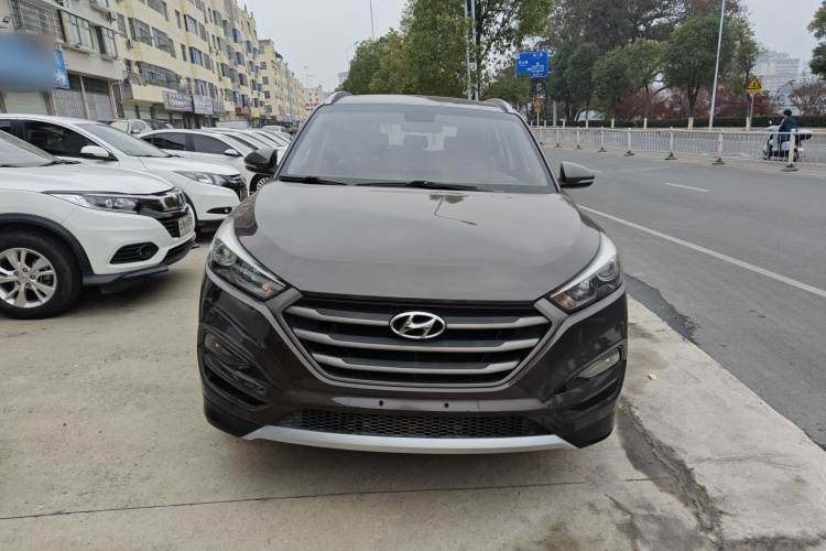 现代 途胜 2015款 1.6T 双离合两驱智能型车身外观2