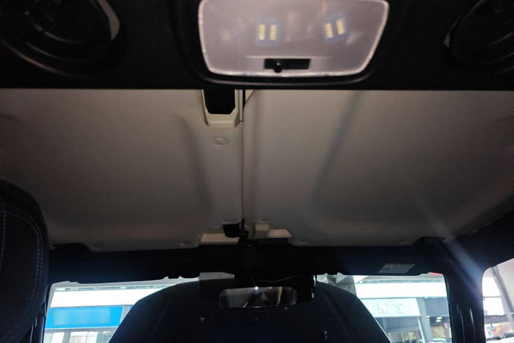 北京BJ40 2023款 2.0D 自动四驱刀锋英雄版侠客型局部细节22