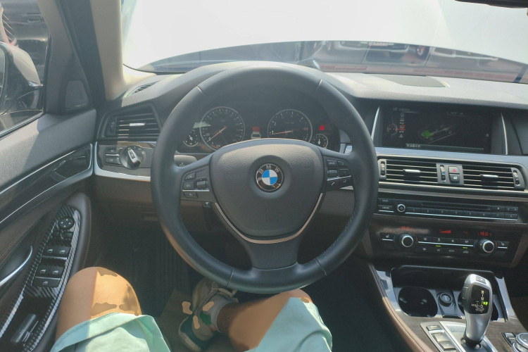 宝马5系 2017款 525Li 豪华设计套装局部细节13