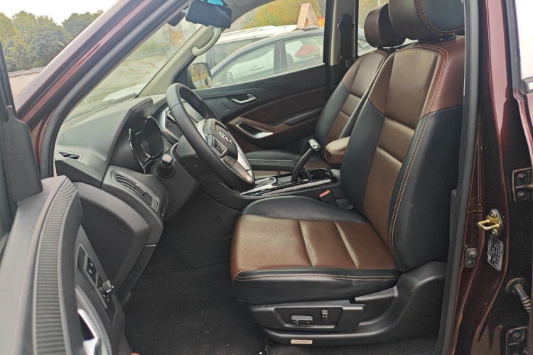 江铃 驭胜S350 2016款 2.0T 自动两驱汽油超豪华版5座中控内饰19