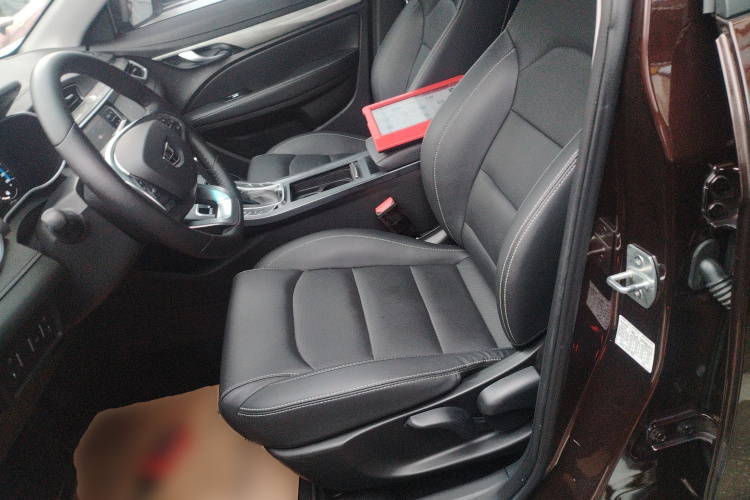 吉利汽车 帝豪 2019款 领军版 1.5L CVT豪华型 国VI中控内饰19