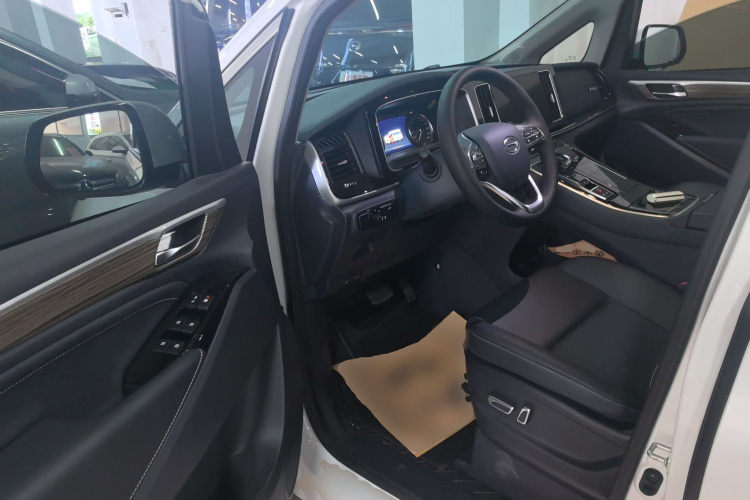 广汽传祺 传祺M8 2024款 领秀系列 390T 豪华版中控内饰7003