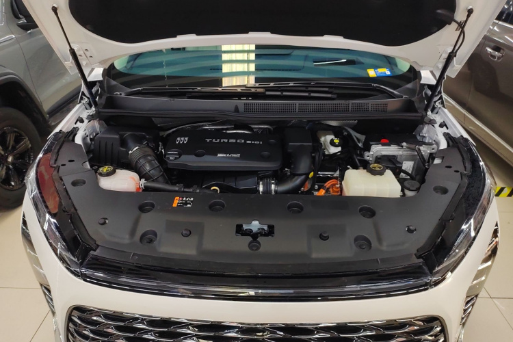 别克GL8新能源 2024款  陆尊 奢享版 7座机舱底盘24