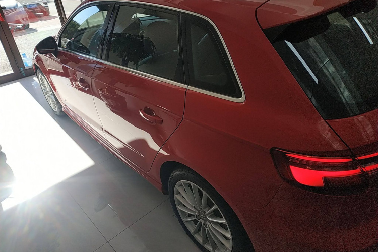 奥迪A3 2017款 Sportback 35 TFSI 时尚型车身外观4