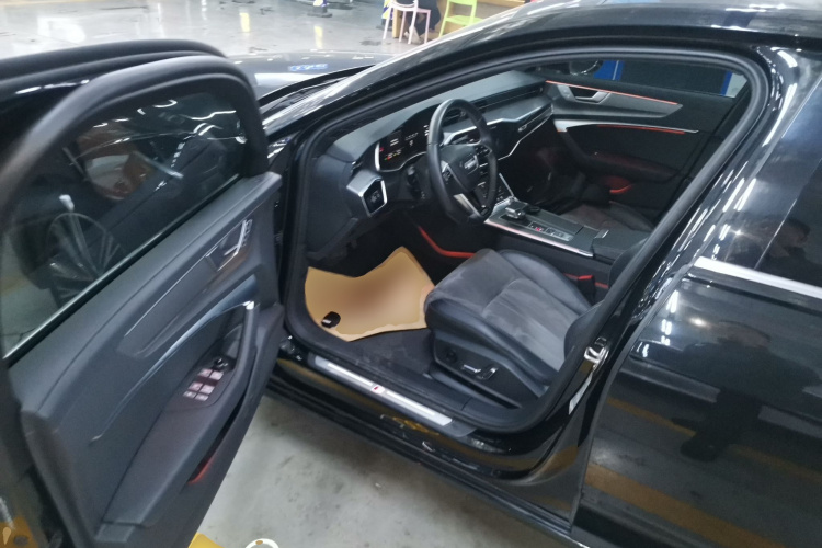 奥迪A6L 2024款 45 TFSI 臻选动感型中控内饰7003