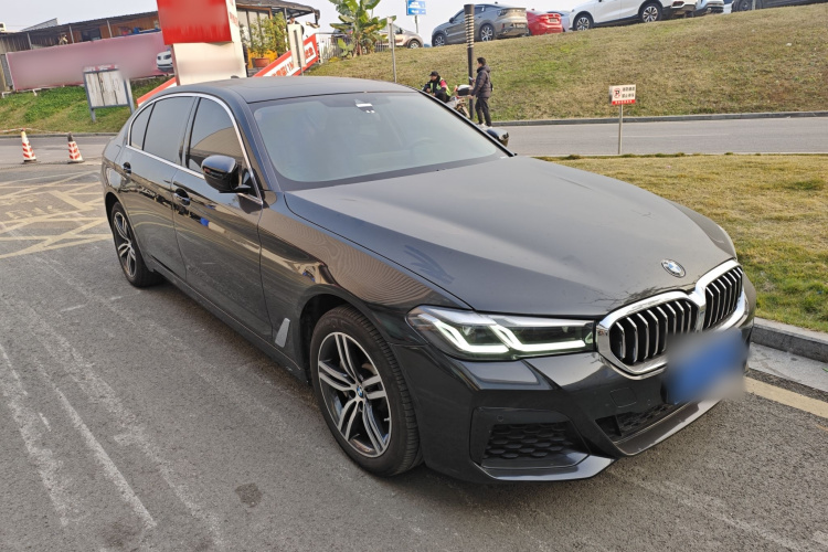 宝马5系 2023款 530Li 领先型 豪华套装车身外观3