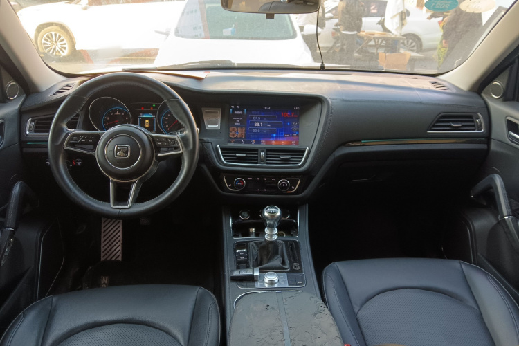众泰T600 2016款 运动版 1.5T 手动豪华型中控内饰12