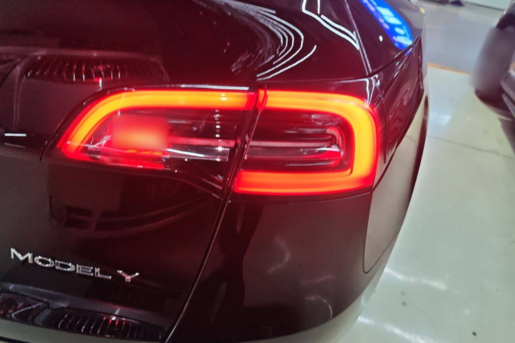 特斯拉 Model Y 2022款 改款 后轮驱动版车身外观6006