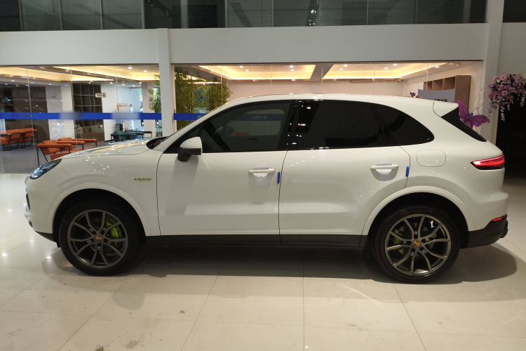 保时捷 Cayenne新能源 2023款 Cayenne E-Hybrid 2.0T 铂金版车身外观6003