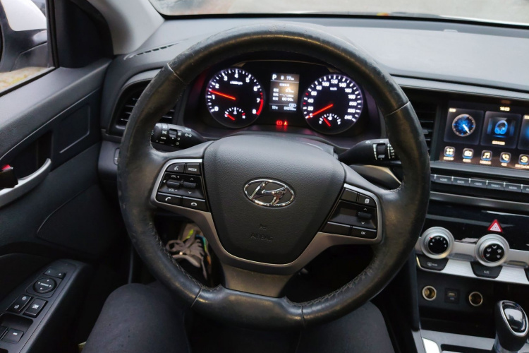 现代 领动 2019款 1.5L CVT智炫·精英型中控内饰13