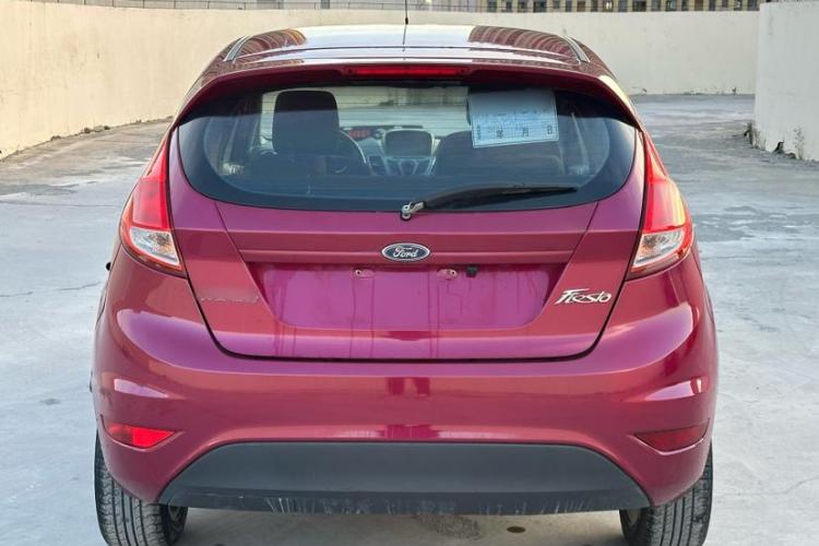 福特 嘉年华 2013款 两厢 1.5L 自动时尚型车身外观6004