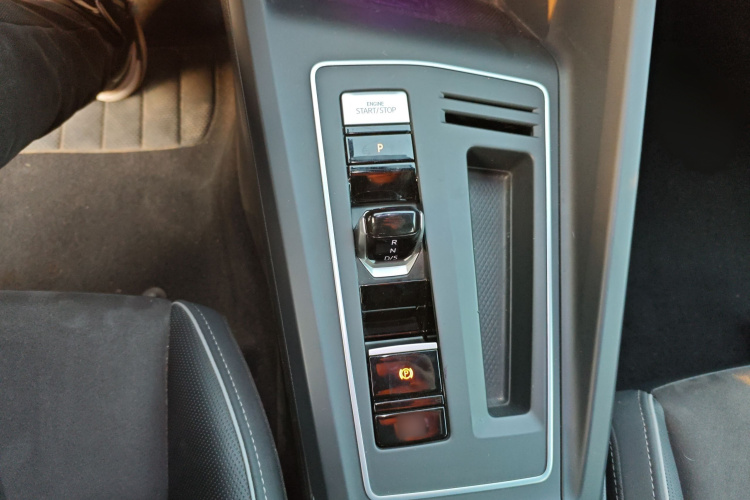 大众 高尔夫 2023款 改款 280TSI DSG R-Line Lite局部细节18