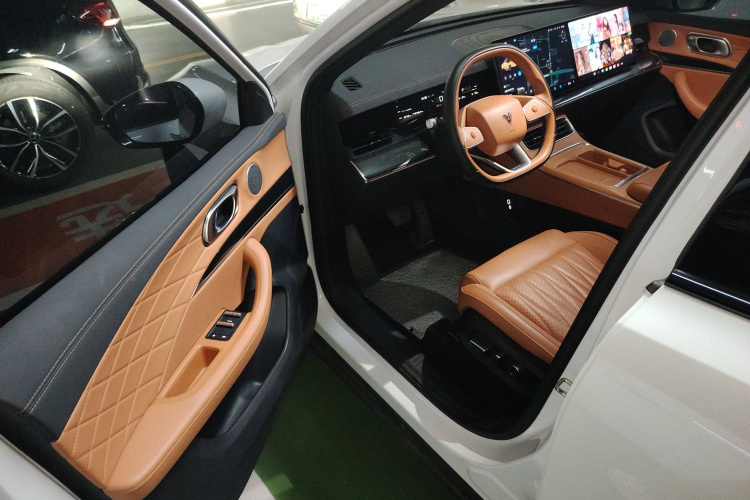 哪吒汽车 哪吒L 2024款 增程 220 闪充版中控内饰7003