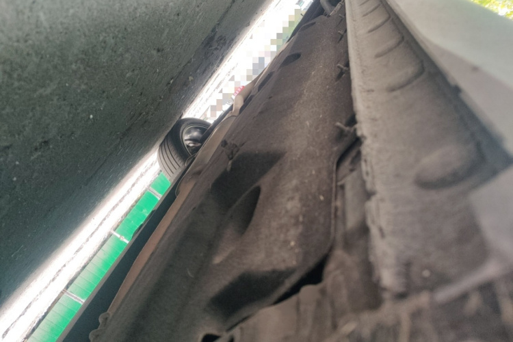 红旗HS5 2022款 2.0T 智联旗领四驱版局部细节9001