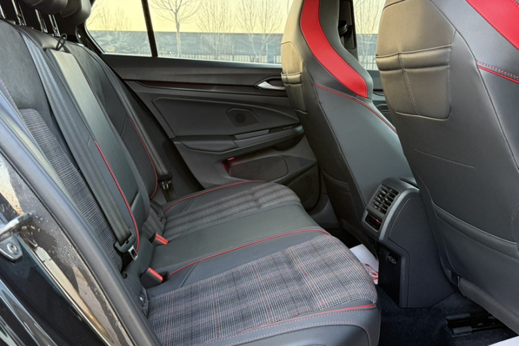 大众 高尔夫GTI 2021款 380TSI DSG GTI中控内饰7005