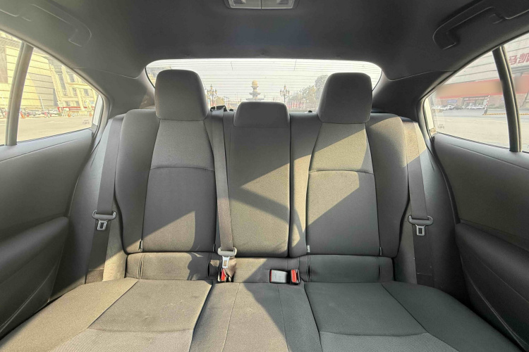 丰田 雷凌 2022款 双擎 1.8H E-CVT豪华版中控内饰7001