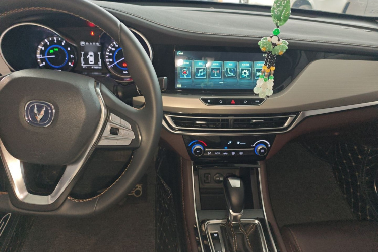 长安 逸动 2018款 高能版 1.6L GDI 自动争锋型 国V中控内饰7002