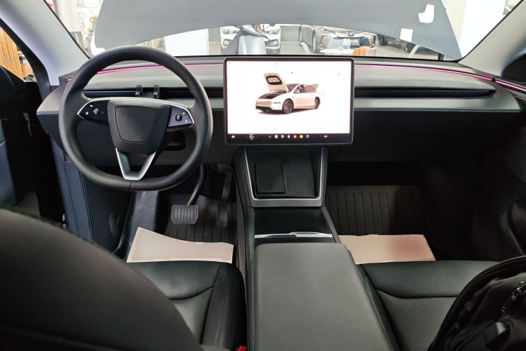 特斯拉 Model Y 2025款 长续航全轮驱动 首发版中控内饰12