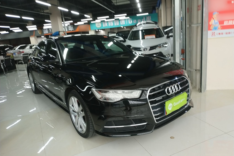 奥迪A6L 2018款 30周年年型 45 TFSI quattro 运动型车身外观3