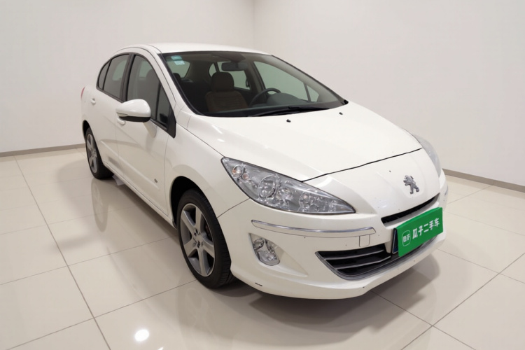 标致408 2013款 2.0L 自动舒适版车身外观3