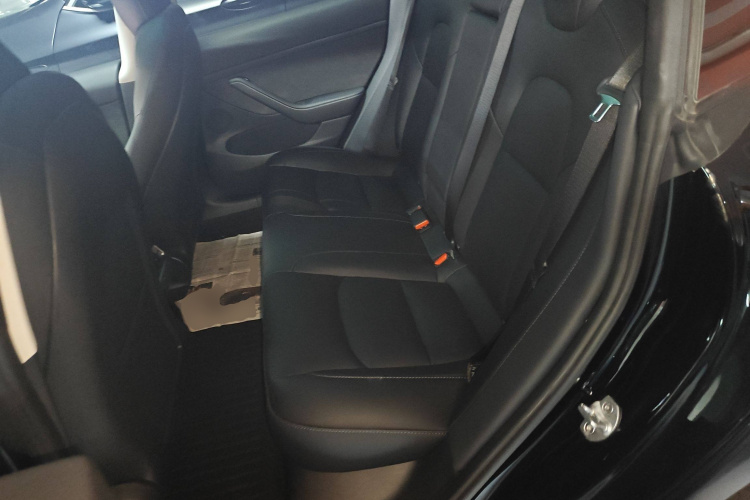 特斯拉 Model 3 2022款 后轮驱动版中控内饰21